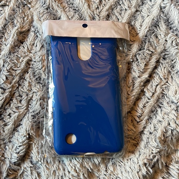 Tracfone with case - Picture 5 of 6